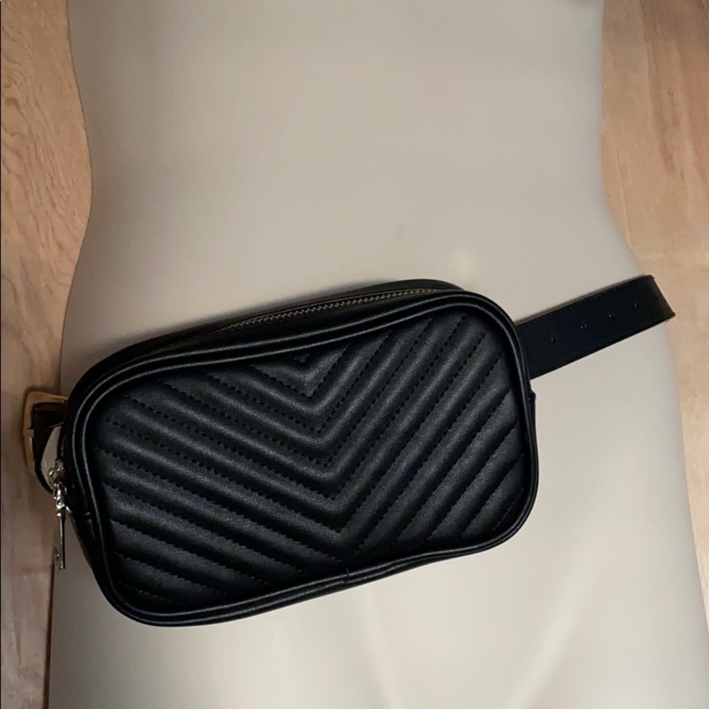 Steve Madden Black Chevron Quilted Belt Bag  Sz L